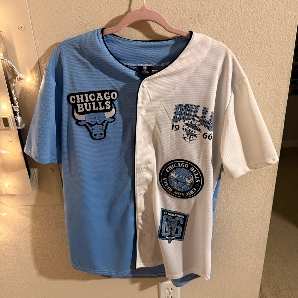 Chicago Bulls Split Color Baseball Jersey Blue White NBA Shirt Size M